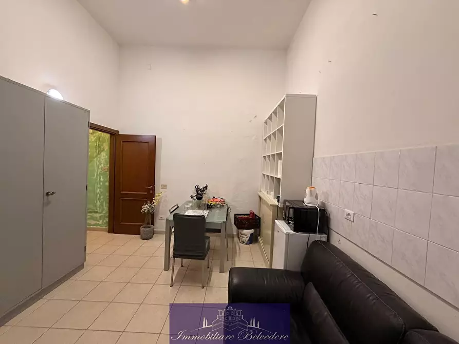 Immagine 5 di Locale commerciale in vendita  in Via Giuseppe Grandi a Firenze