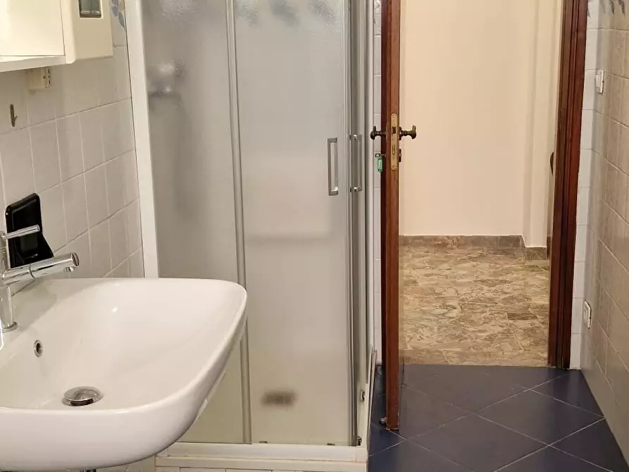 Immagine 11 di Stanza singola in affitto  in Via Cecioni a Firenze