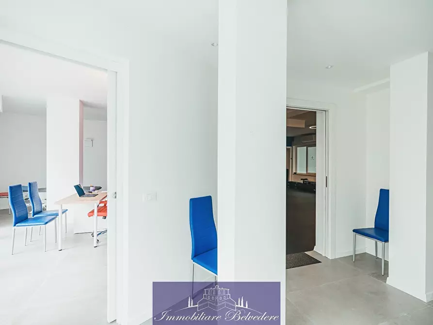 Immagine 8 di Locale commerciale in vendita  in Via Giambologna a Firenze