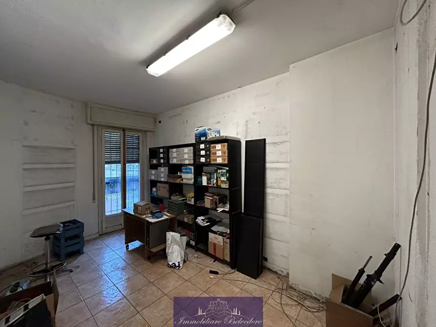 Immagine 4 di Locale commerciale in vendita  in Viale Alessandro Guidoni a Firenze
