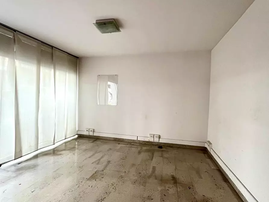 Immagine 1 di Capannone industriale in affitto  in Viale Redi a Firenze