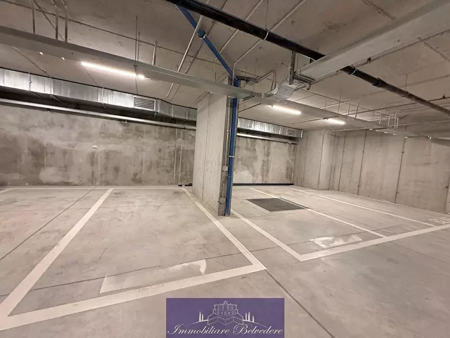 Immagine 3 di Garage in affitto  in Via Solferino a Firenze