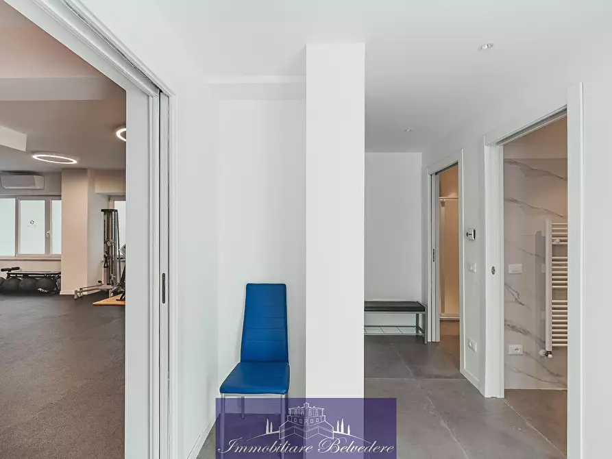 Immagine 9 di Locale commerciale in vendita  in Via Giambologna a Firenze