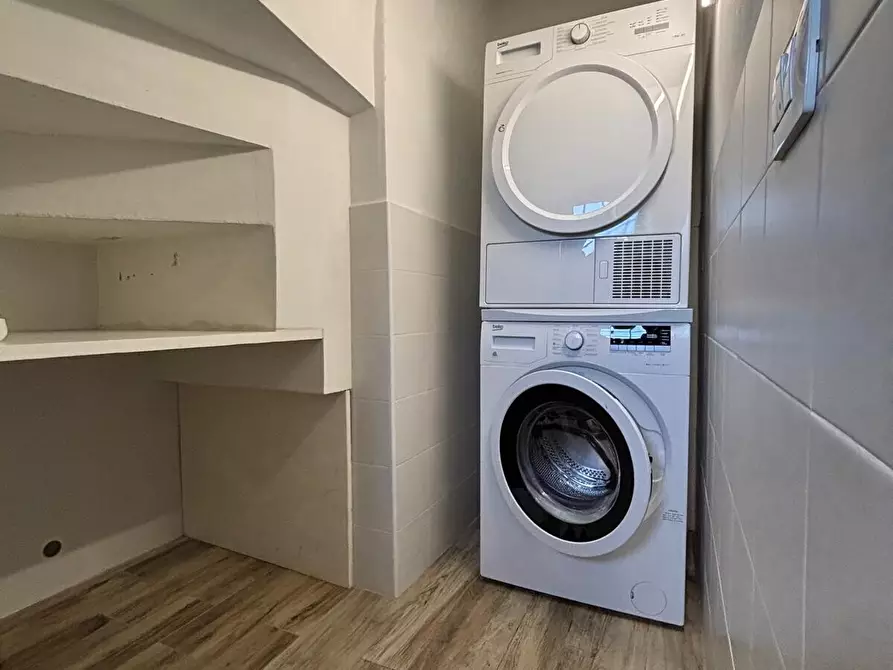 Immagine 10 di Bilocale in vendita  in Piazza Acciaiuoli a Firenze