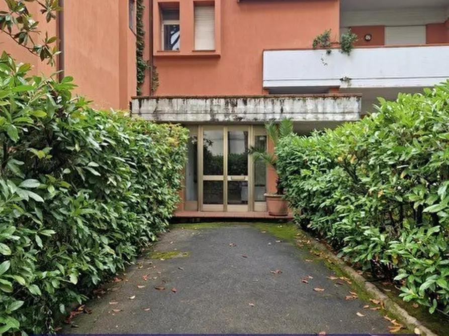 Immagine 2 di Quadrilocale in vendita  in Via Trieste a Camaiore