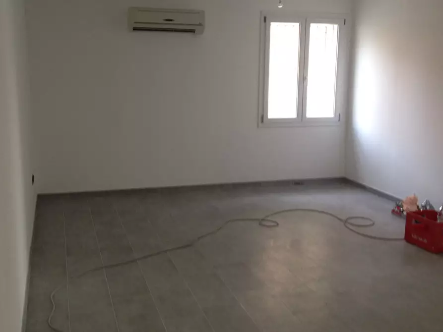 Immagine 13 di Locale commerciale in vendita  in Via Argini 2 a Ravarino