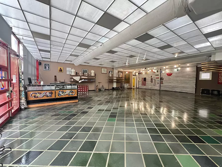 Immagine 3 di Showroom in vendita  in Via Amedeo Modigliani 10 a Crevalcore