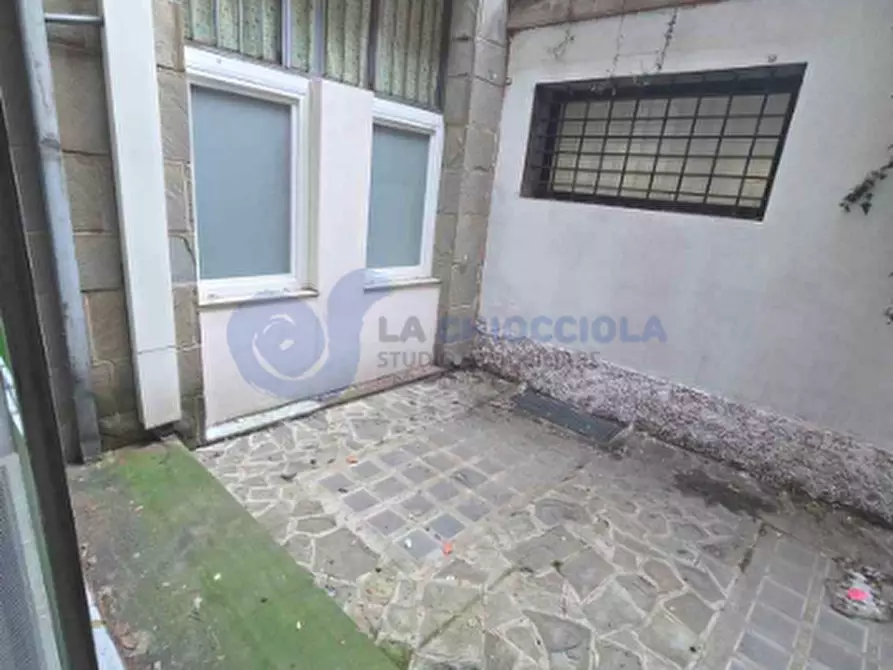 Immagine 15 di Locale commerciale in affitto  a Bologna