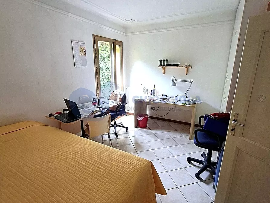Immagine 19 di Quadrilocale in affitto  in Via Foscolo a Bologna