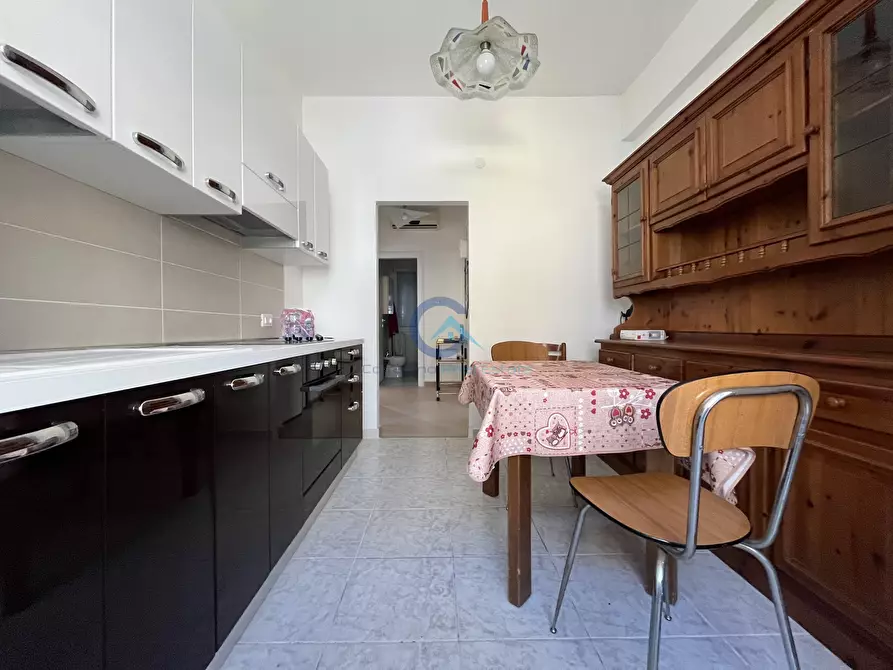 Immagine 12 di Trilocale in affitto  a Catanzaro