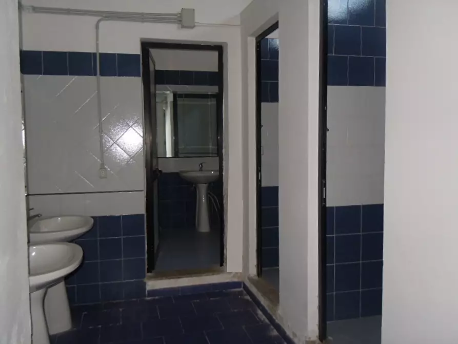 Immagine 7 di Capannone industriale in affitto  a Catanzaro