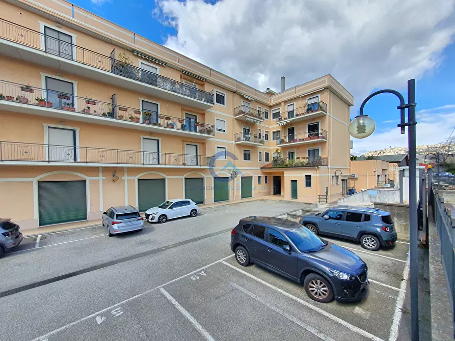 Immagine 1 di Trilocale in vendita  in Viale Cassiodoro 25 a Catanzaro