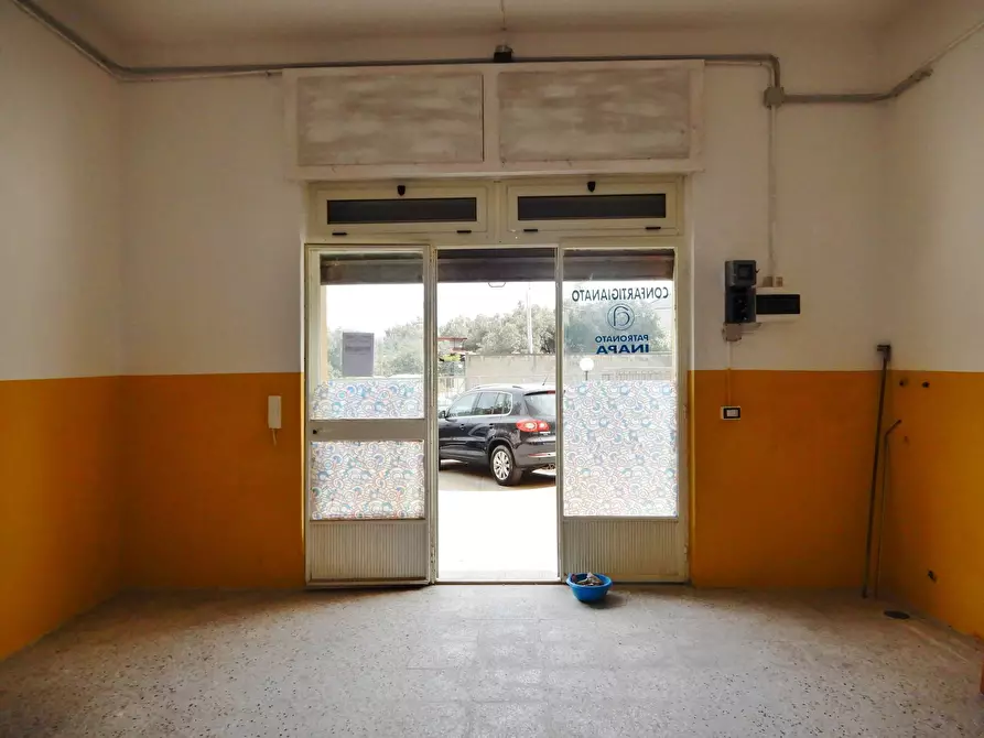 Immagine 2 di Locale commerciale in affitto  a Catanzaro