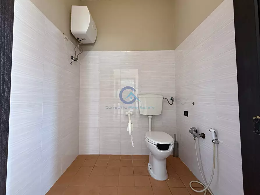 Immagine 8 di Palazzo in vendita  in Viale Magna Grecia 247 a Catanzaro