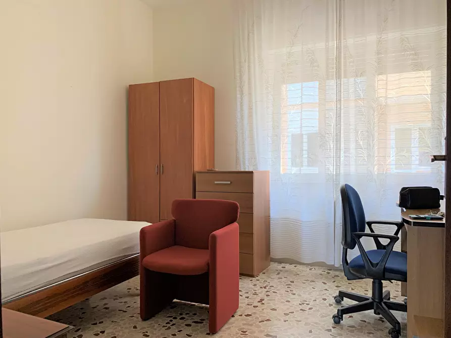 Immagine 8 di Stanza singola in affitto  a Catanzaro