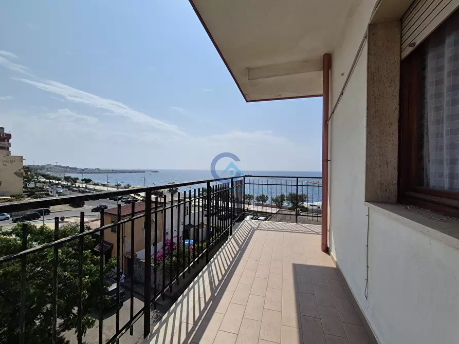 Immagine 12 di Stanza singola in affitto  a Catanzaro