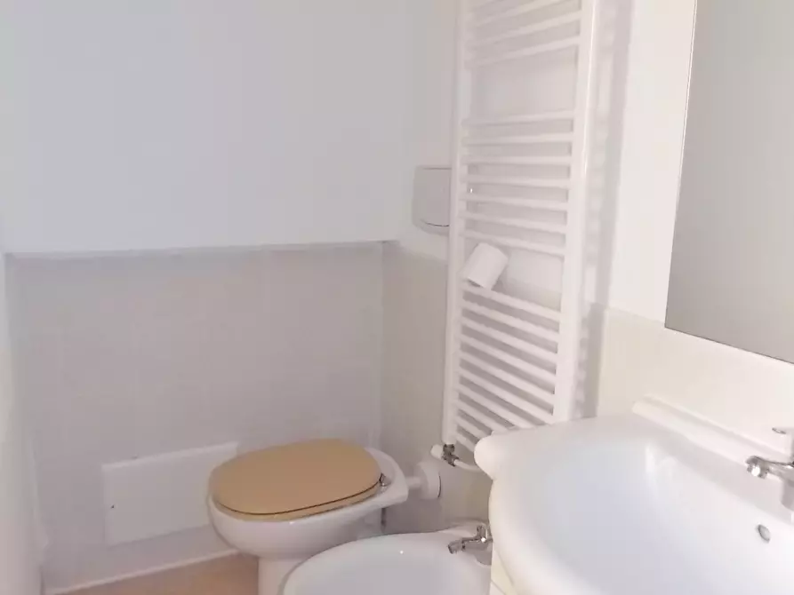 Immagine 8 di Bilocale in affitto  a Catanzaro