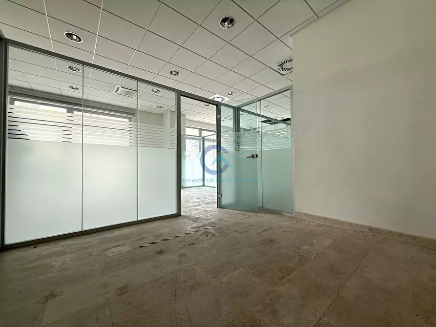 Immagine 8 di Locale commerciale in affitto  in Via Nazario Sauro 9 a Catanzaro