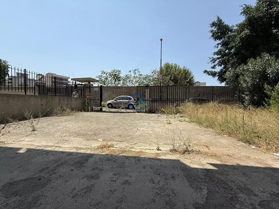 Immagine 16 di Locale commerciale in vendita  in via borrace alla caserma 43/A a Reggio Di Calabria