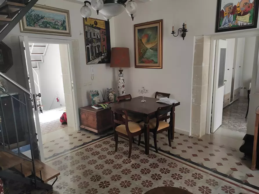 Immagine 2 di Pentalocale in vendita  in Via Vincenzo Mirabella a Siracusa