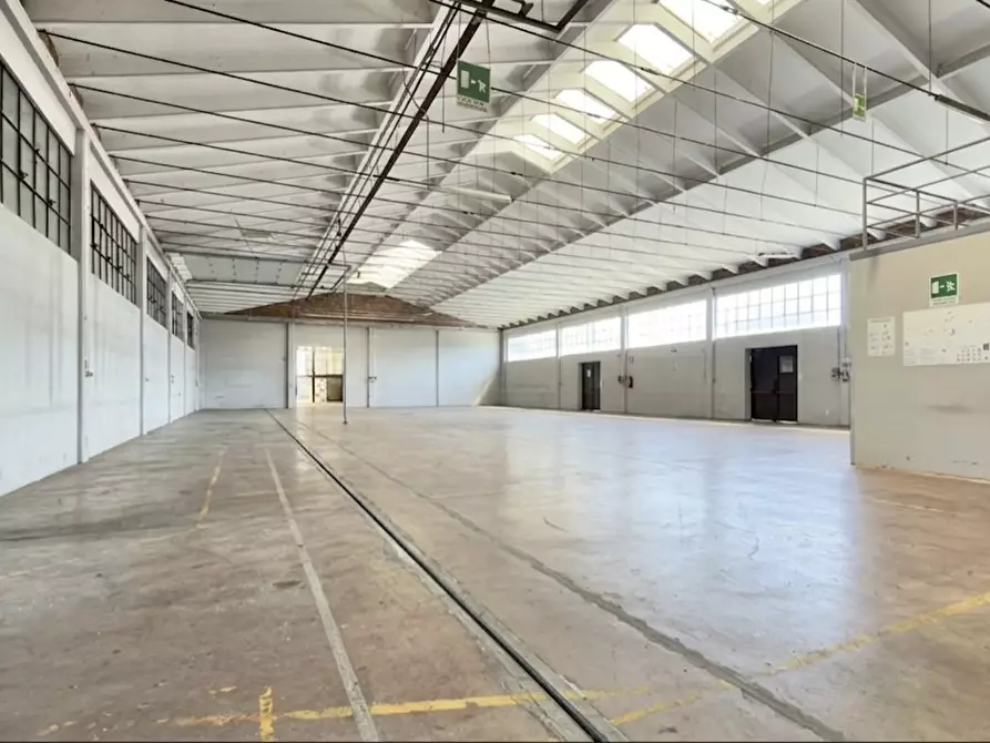 Immagine 4 di Attività artigianale in vendita  in SP23 80A a Montirone
