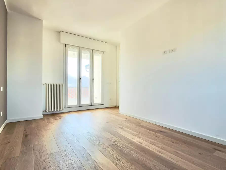 Immagine 10 di Quadrilocale in vendita  in Via Rossetti a Brescia