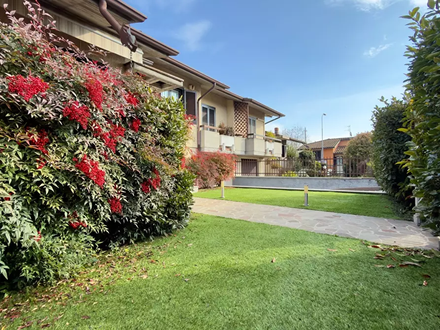 Immagine 3 di Villetta a schiera in vendita  a San Zeno Naviglio