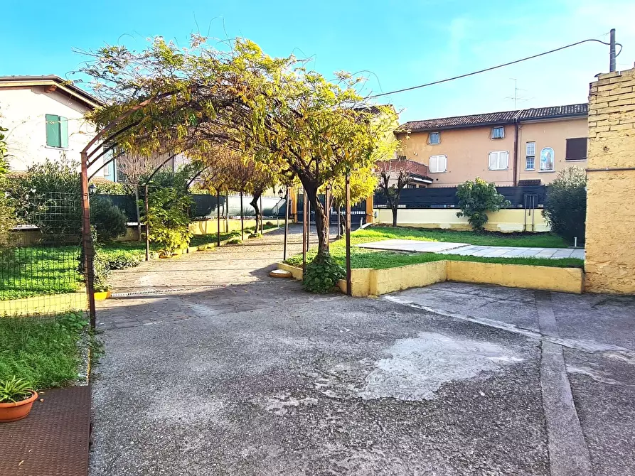 Immagine 32 di Villa in vendita  in Via GUGLIELMO  MARCONI a Borgosatollo