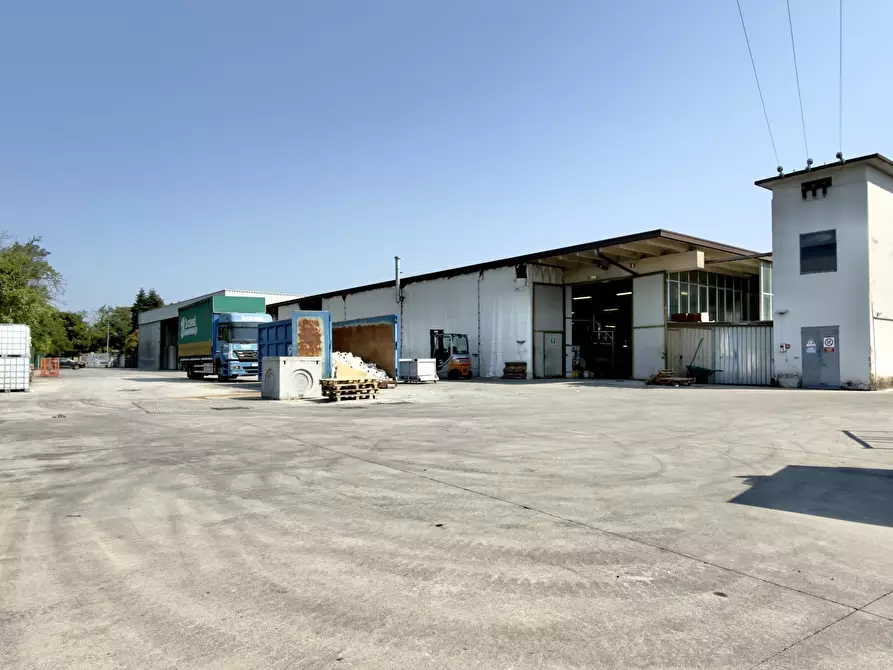 Immagine 10 di Attività artigianale in vendita  in SP23 80A a Montirone