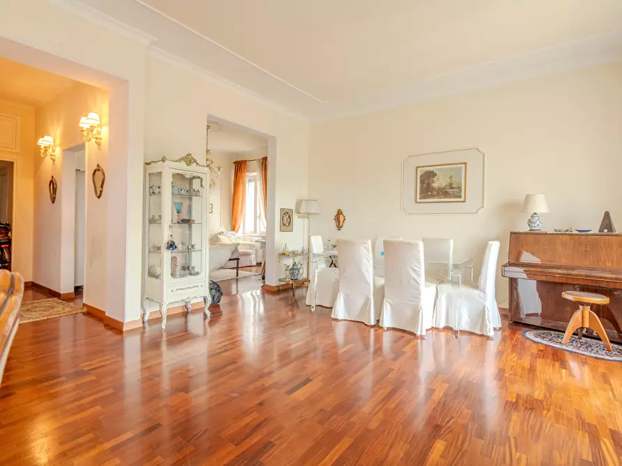 Immagine 13 di Pentalocale in vendita  in Via Nerola 16 a Roma