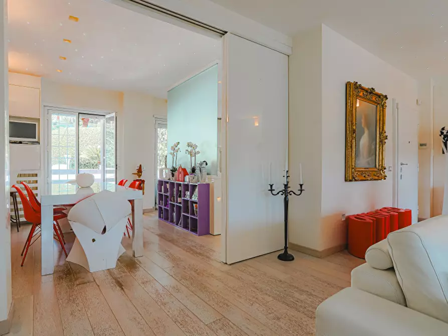 Immagine 25 di Pentalocale in vendita  in Via Misurina a Roma