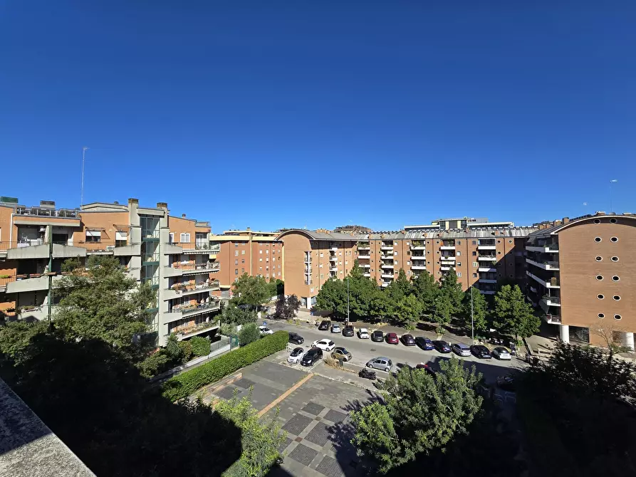 Immagine 19 di Trilocale in affitto  in Viale Avignone 93 a Roma