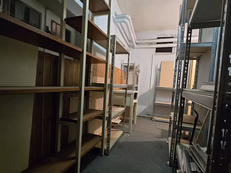 Immagine 18 di Magazzino in vendita  in Via Emilio de Marchi 21 a Roma