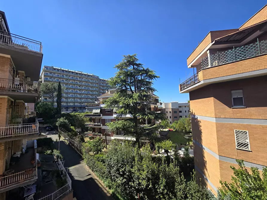 Immagine 23 di Quadrilocale in vendita  in Via Mario Canavari 11 a Roma