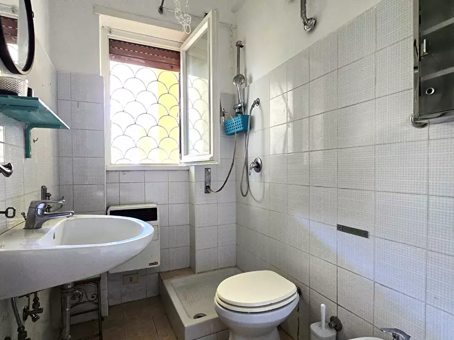 Immagine 17 di Monolocale in vendita  in Via Pietro Frattini 293 a Roma