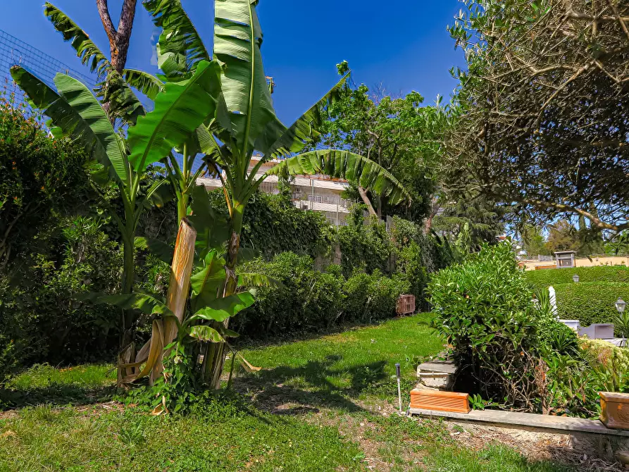 Immagine 32 di Pentalocale in vendita  in Via Misurina a Roma