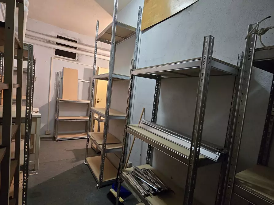 Immagine 19 di Magazzino in vendita  in Via Emilio de Marchi 21 a Roma