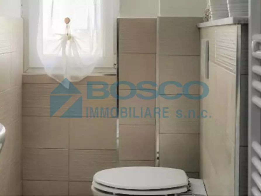 Immagine 12 di Bilocale in vendita  in Via Fiasella a La Spezia