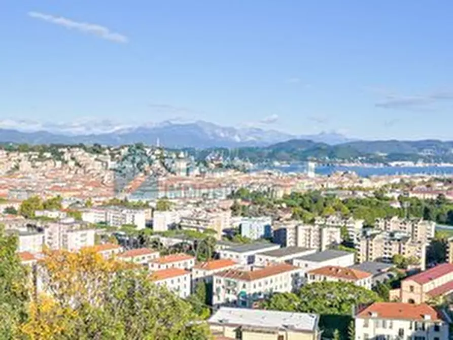 Immagine 41 di Pentalocale in vendita  in Costa di Murlo a La Spezia