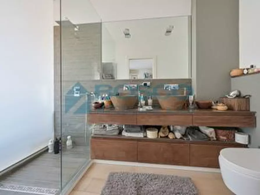 Immagine 55 di Pentalocale in vendita  in Costa di Murlo a La Spezia