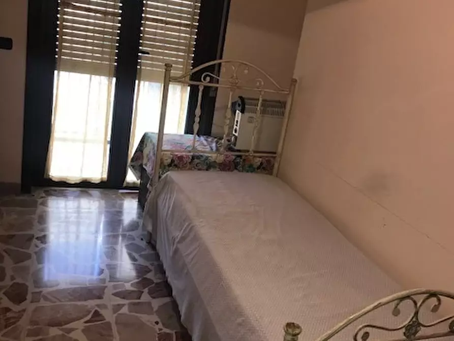 Immagine 11 di Quadrilocale in vendita  in Via Rosario Gagliardi a Siracusa