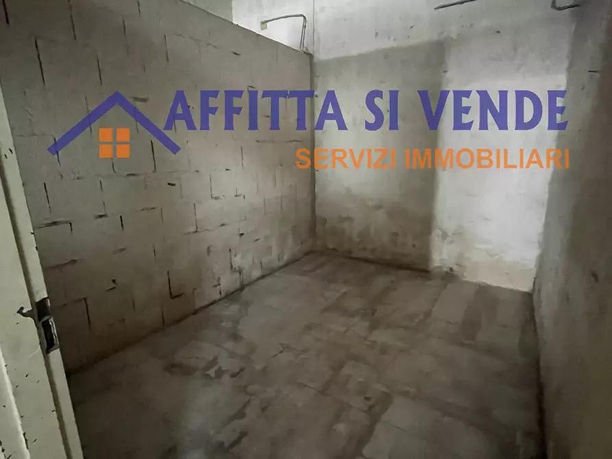 Immagine 9 di Magazzino in vendita  a Floridia