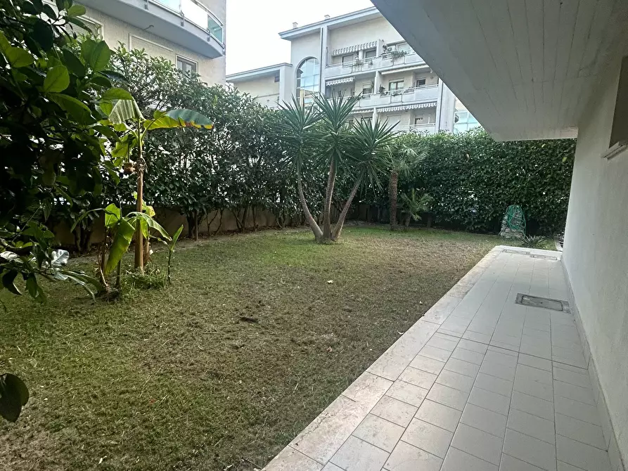 Immagine 2 di Trilocale in affitto  a Pescara