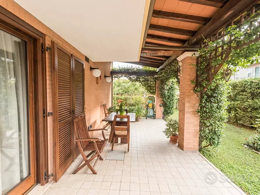 Immagine 1 di Villa in vendita  a Pescara