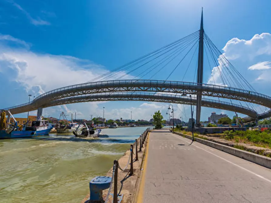 Immagine 1 di Pentalocale in vendita  a Pescara