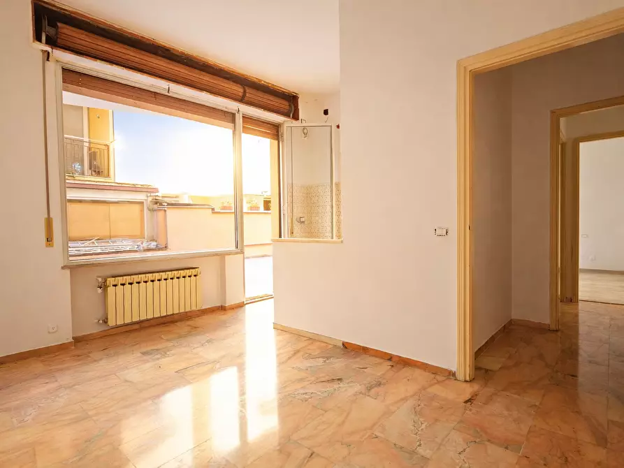 Immagine 17 di Bilocale in vendita  a Rapallo
