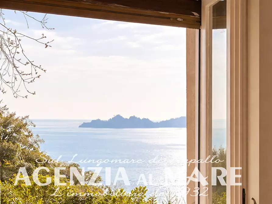 Immagine 1 di Bilocale in vendita  a Zoagli