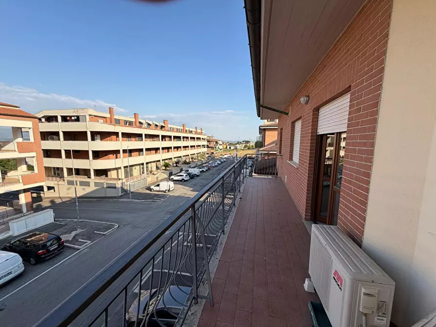 Immagine 14 di Ufficio in affitto  a Fiano Romano