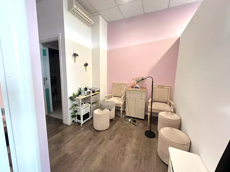 Immagine 10 di Locale commerciale in affitto  a Fiano Romano