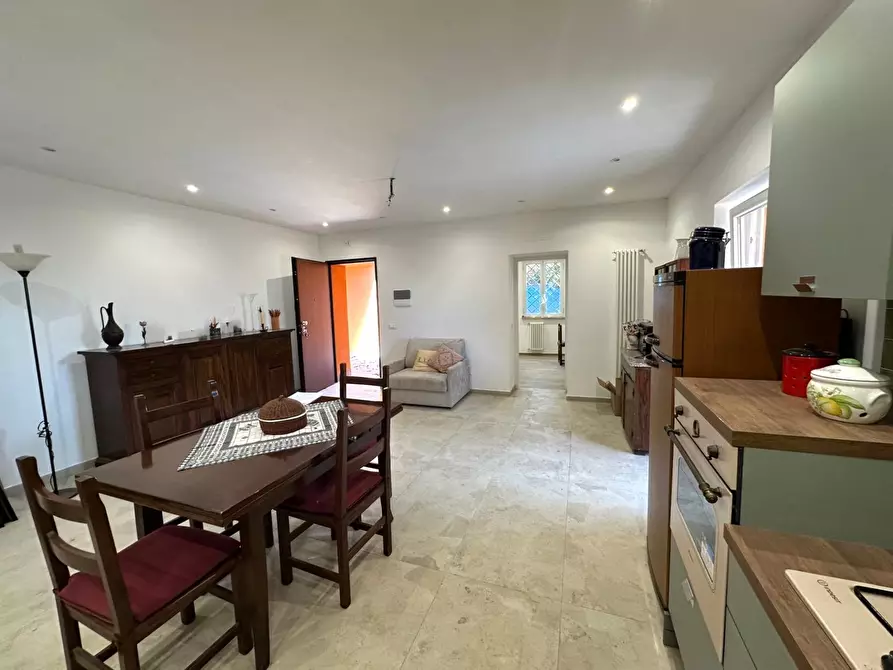 Immagine 7 di Trilocale in vendita  in Via Tiberina 13 a Castelnuovo Di Porto